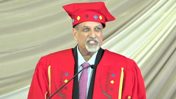 Salim Abdool Karim urges new graduates to embark on careers with passion, perseverance and excellence 